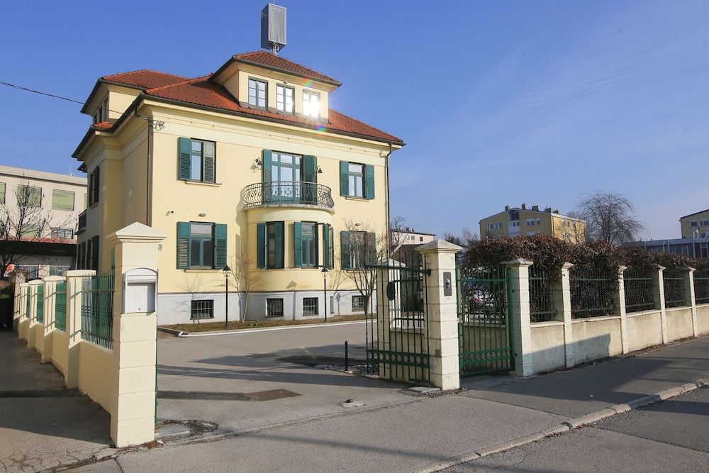 Hotel Vila Katrca 1