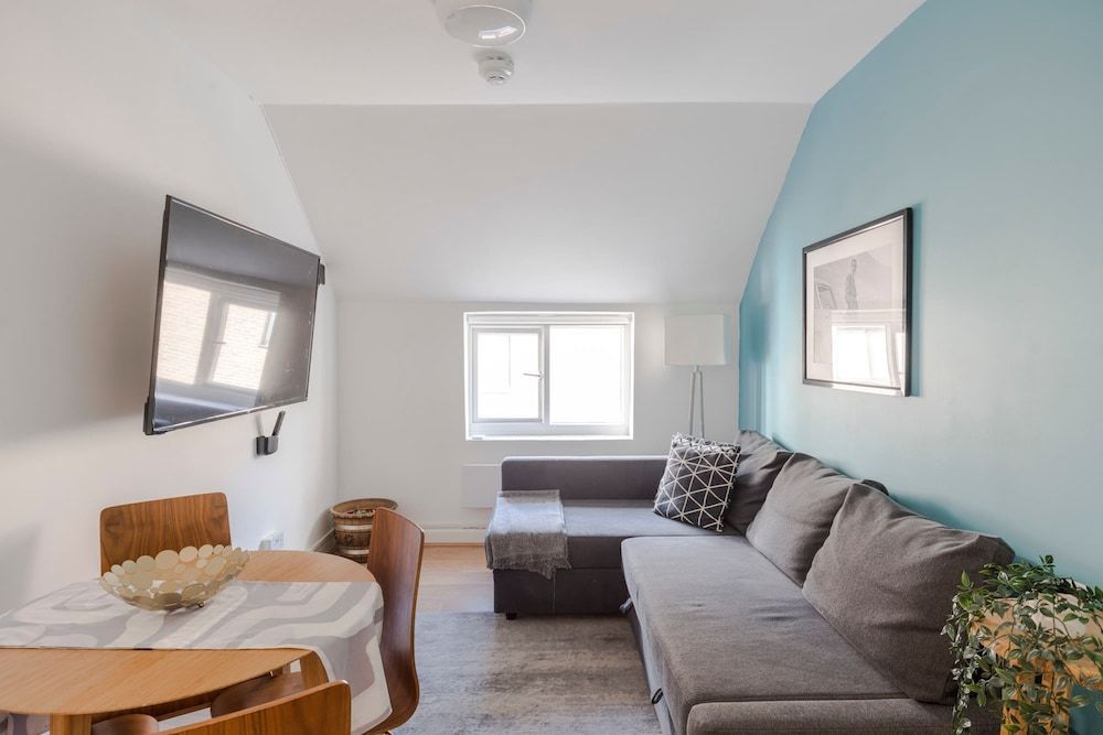 Quiet Mews 1-Bed - Fitzrovia - Sleeps 4 1