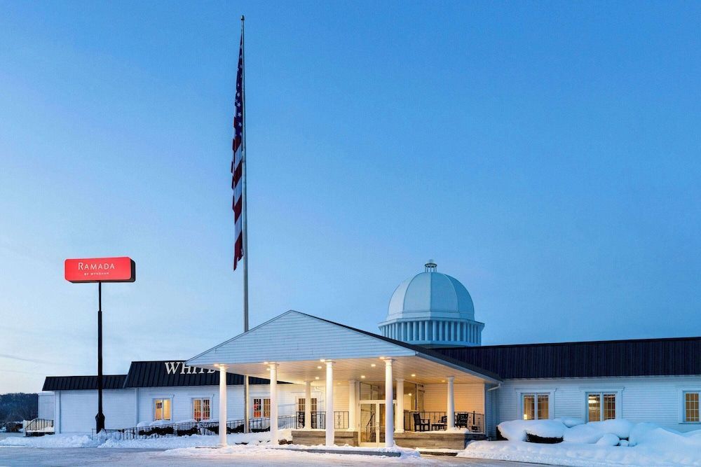 Ramada by Wyndham Richland Center 1