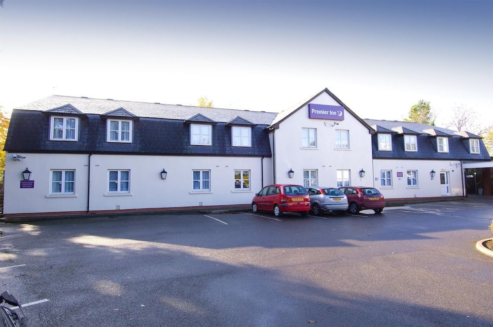 Premier Inn Manchester - Handforth 1