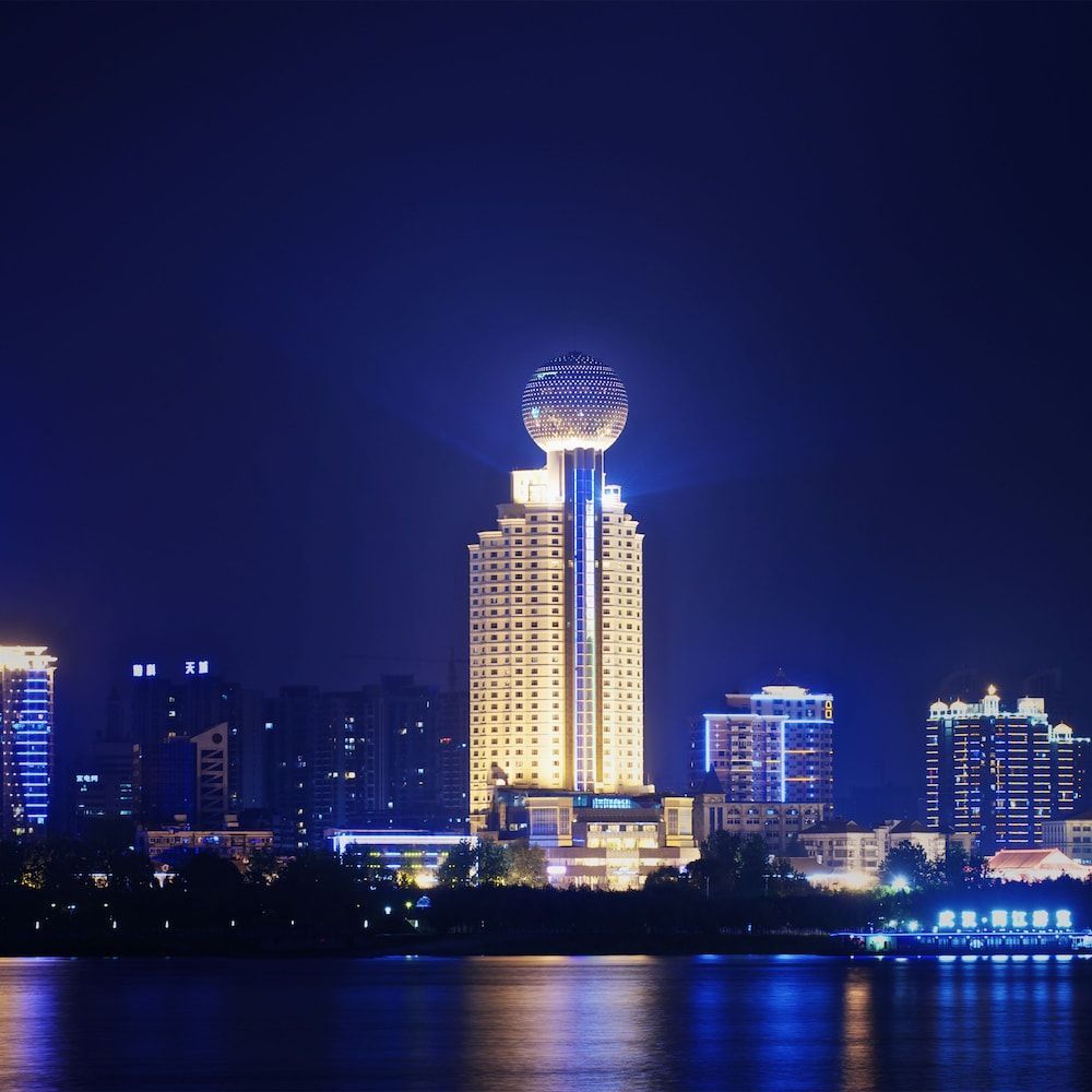 Howard Johnson Pearl Plaza Wuhan 1