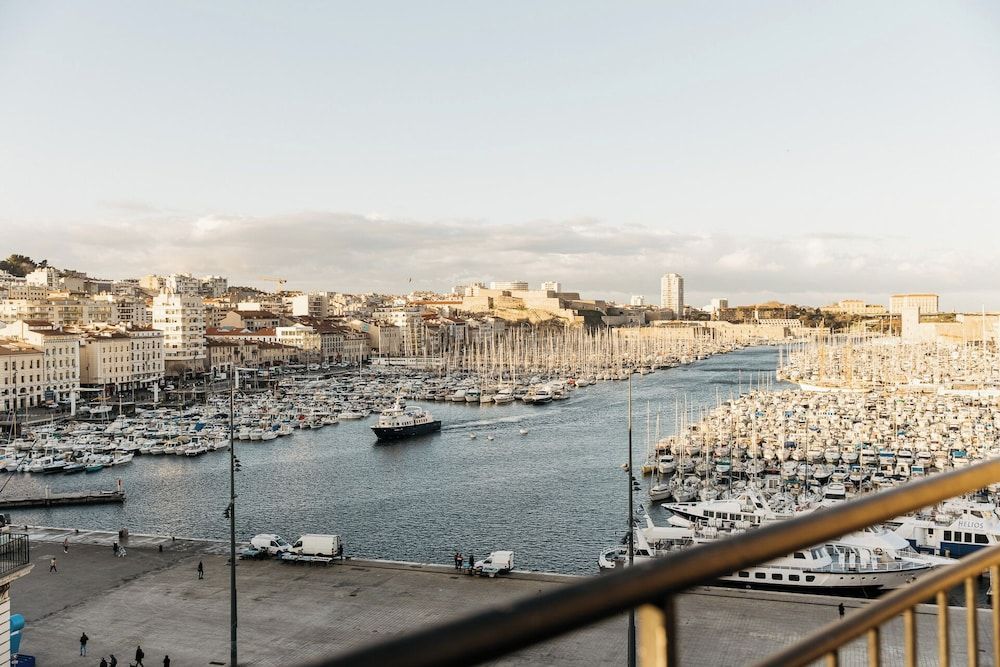 New Hotel Le Quai - Vieux Port 1