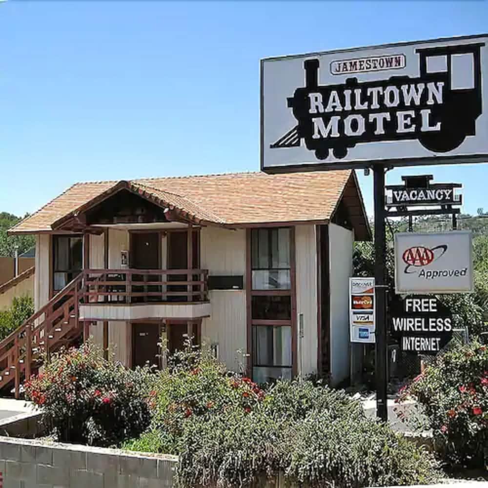 Jamestown Railtown Motel 1