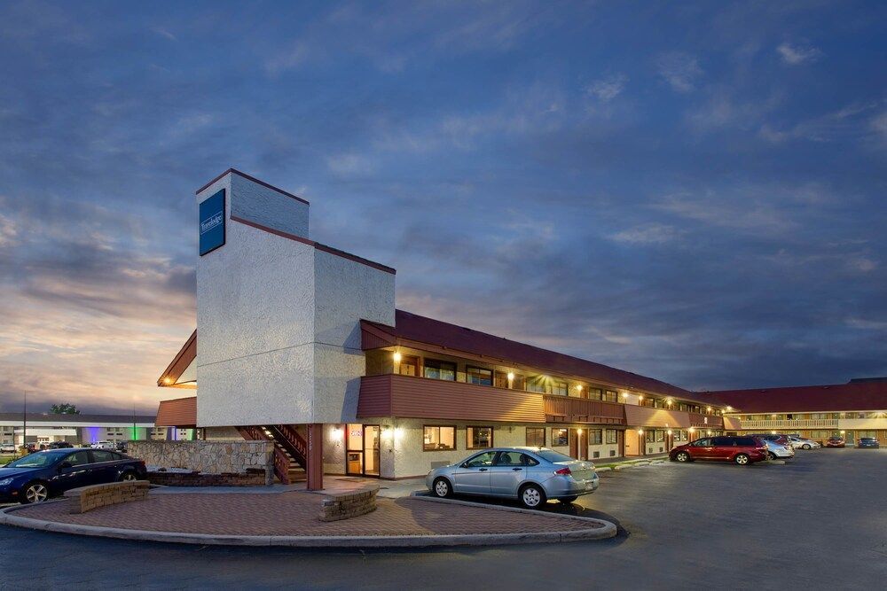 Travelodge by Wyndham Chicago - South Holland 1