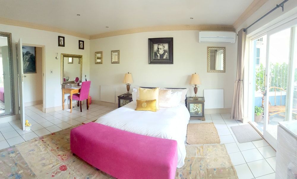 1AA Wilhelmina Luxury Suites 2