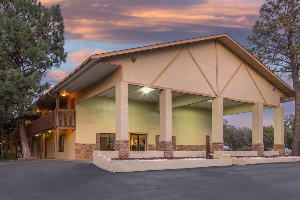 Best Western Pine Springs Inn 1