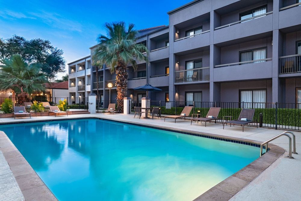 Courtyard by Marriott San Antonio Downtown 1