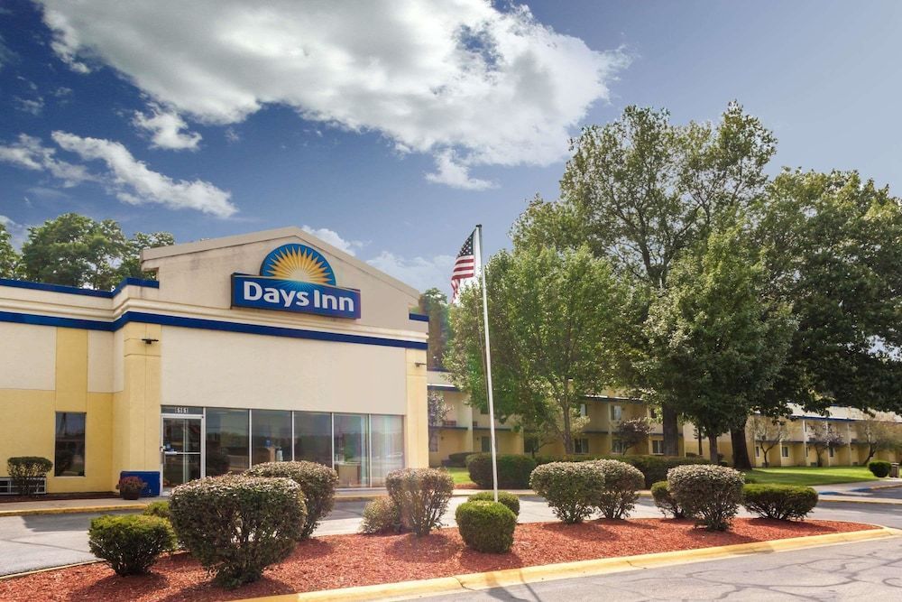 Days Inn by Wyndham Portage Indiana Dunes National Park 1