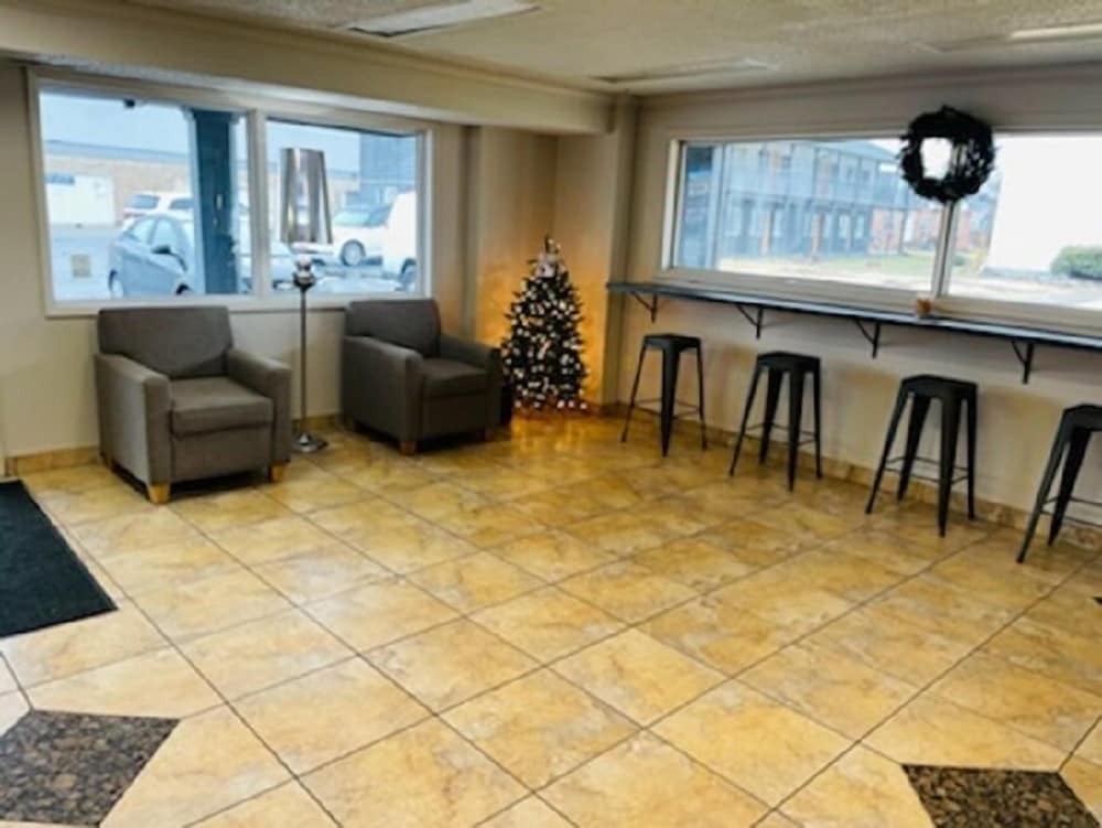 Days Inn and Suites by Wyndham Port Huron 2