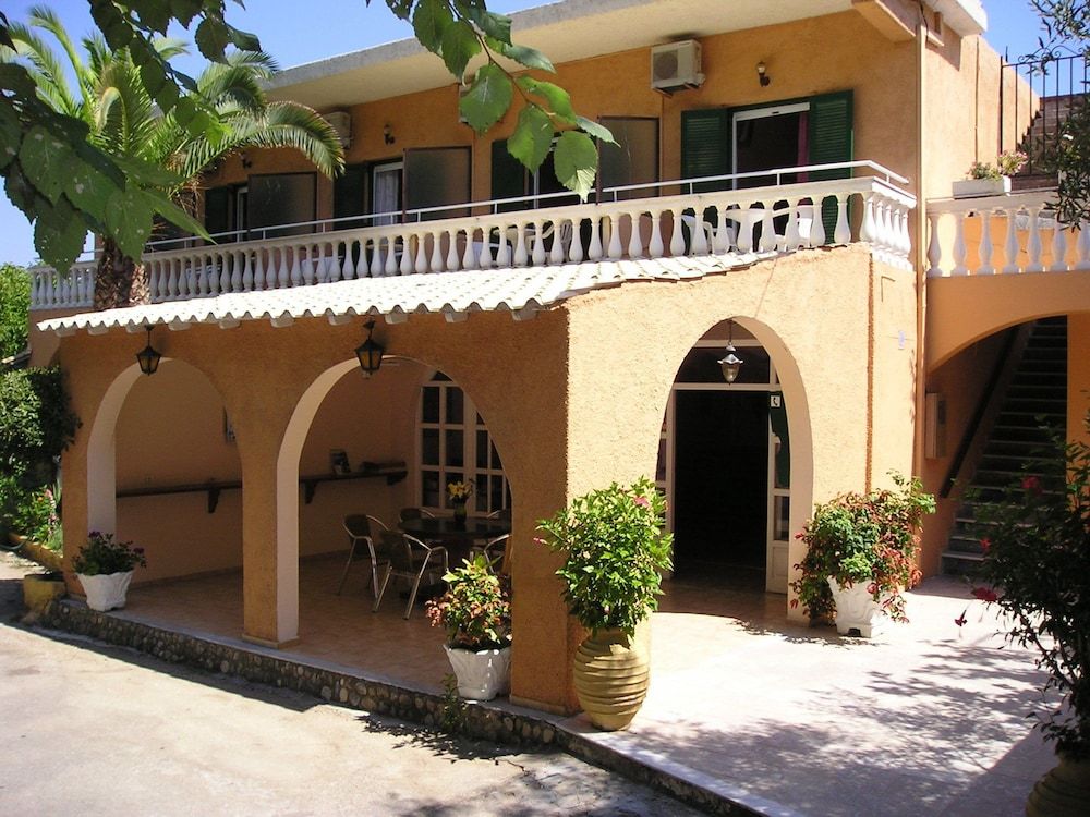 River Studios & Apartments 2