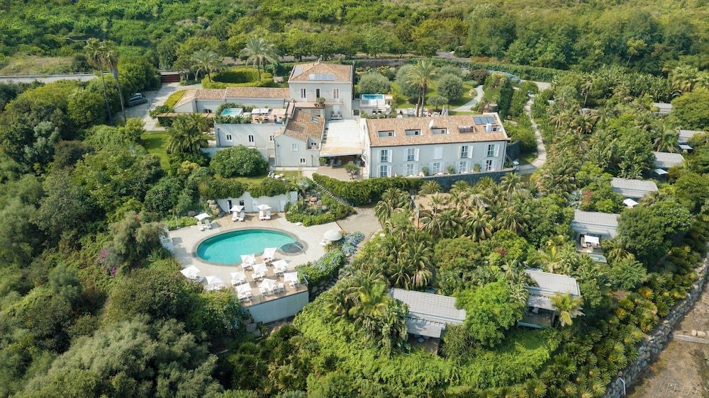 Donna Carmela Resort & Lodges 1