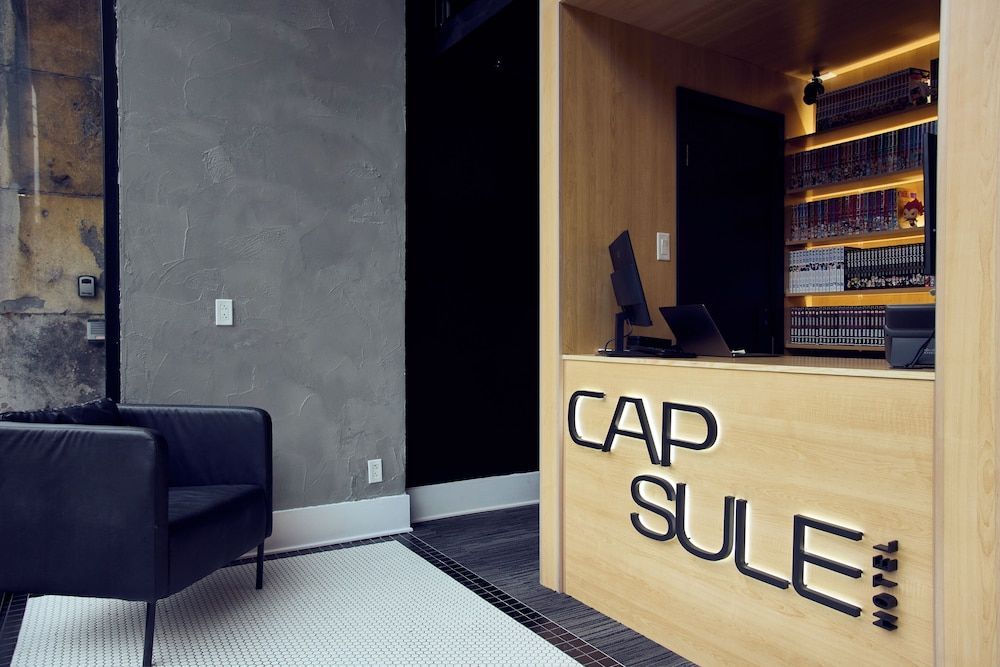 Capsule Hotel Montreal 2