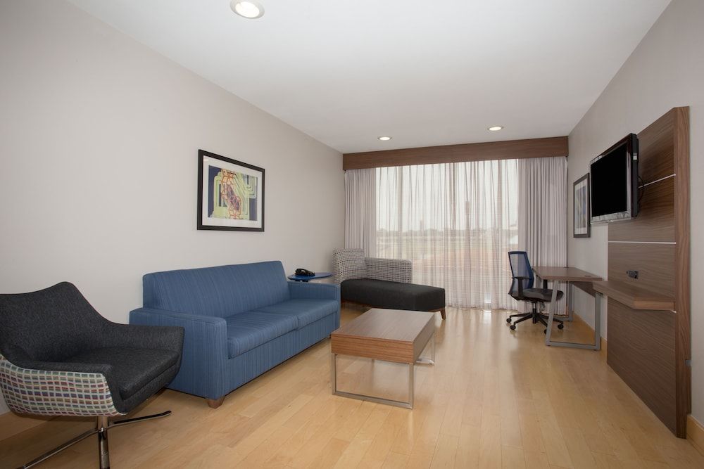 Holiday Inn Express & Suites AMARILLO by IHG 2