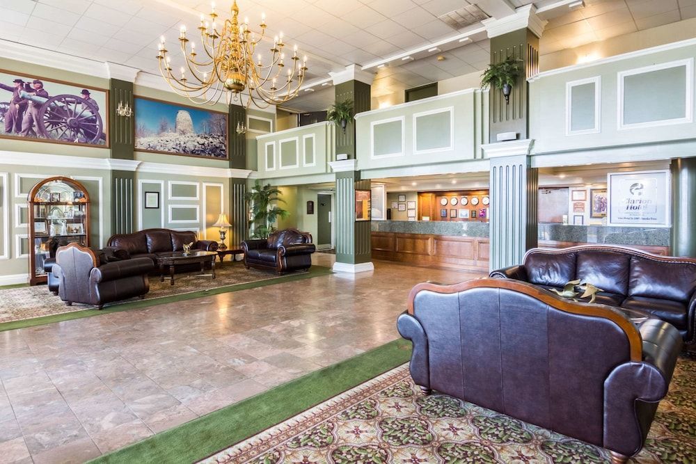 Plaza Inn & Suites 2