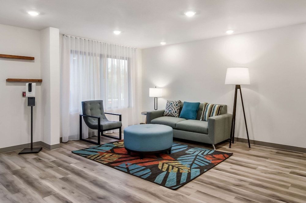 WoodSpring Suites Tacoma - Lakewood 2