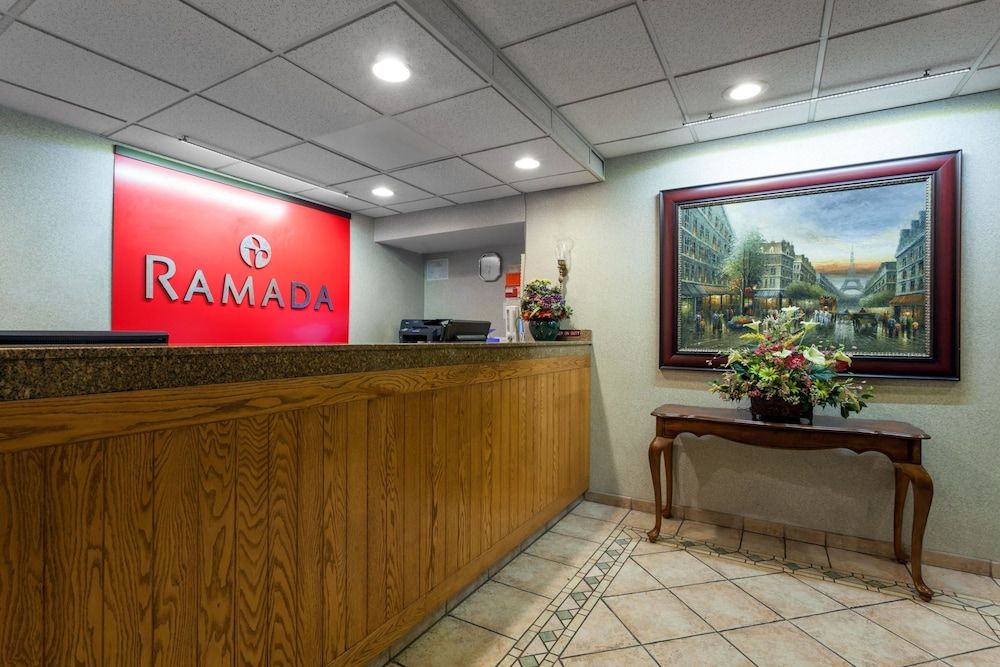 Ramada by Wyndham SeaTac Airport North 2