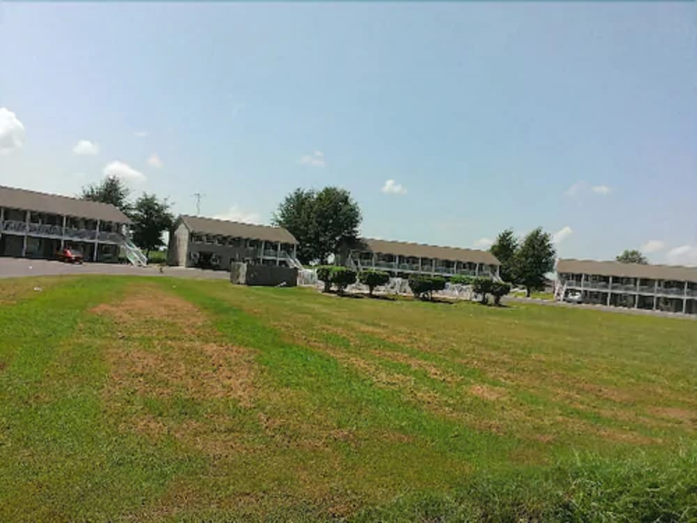 Reelfoot Lake Inn 1