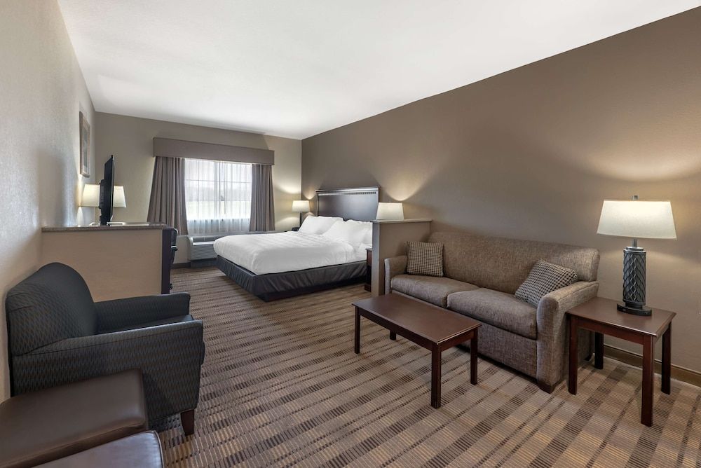 Best Western La Grange Inn & Suites 1