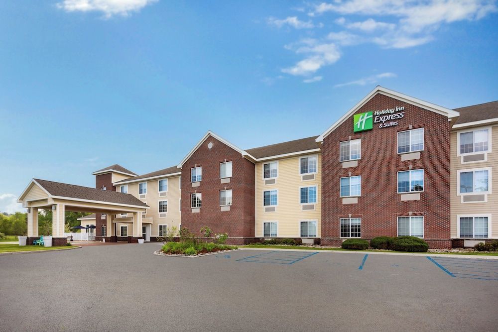 Holiday Inn Express & Suites ACME-TRAVERSE CITY by IHG 1