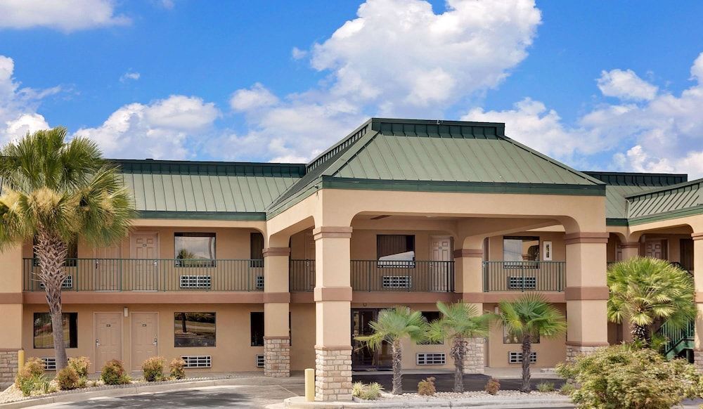 Super 8 by Wyndham Byron/South Macon 1
