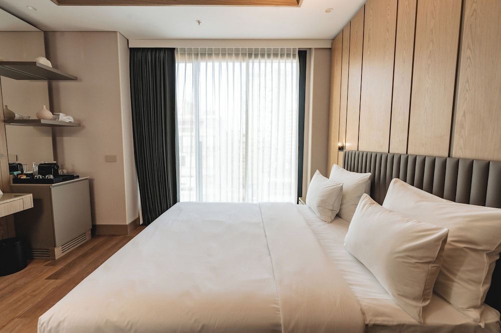 Almera Hotel 2