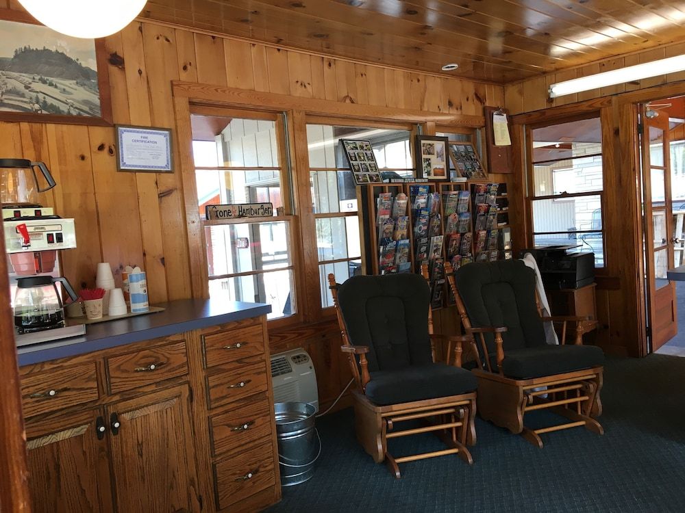 Marshall's Creek Rest Motel 2