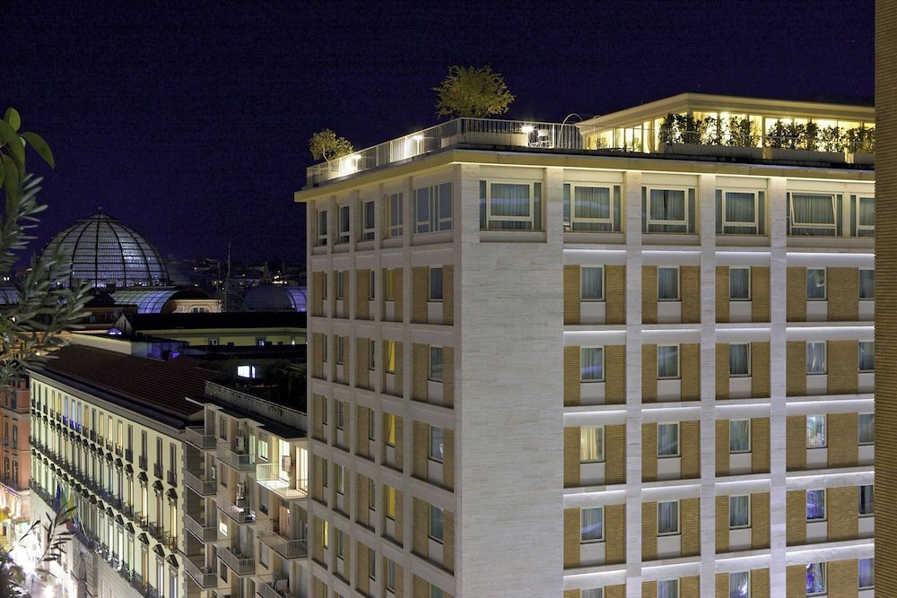 Renaissance Naples Hotel Mediterraneo 1
