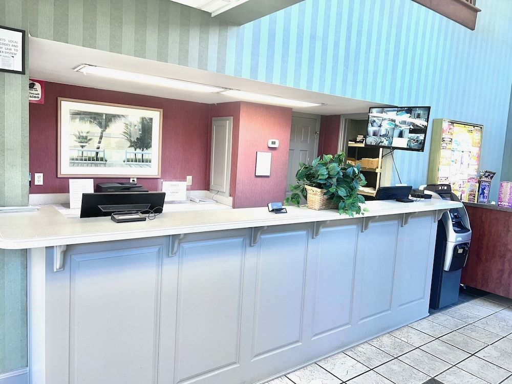 Atlantic Crest Inn and Suites 2