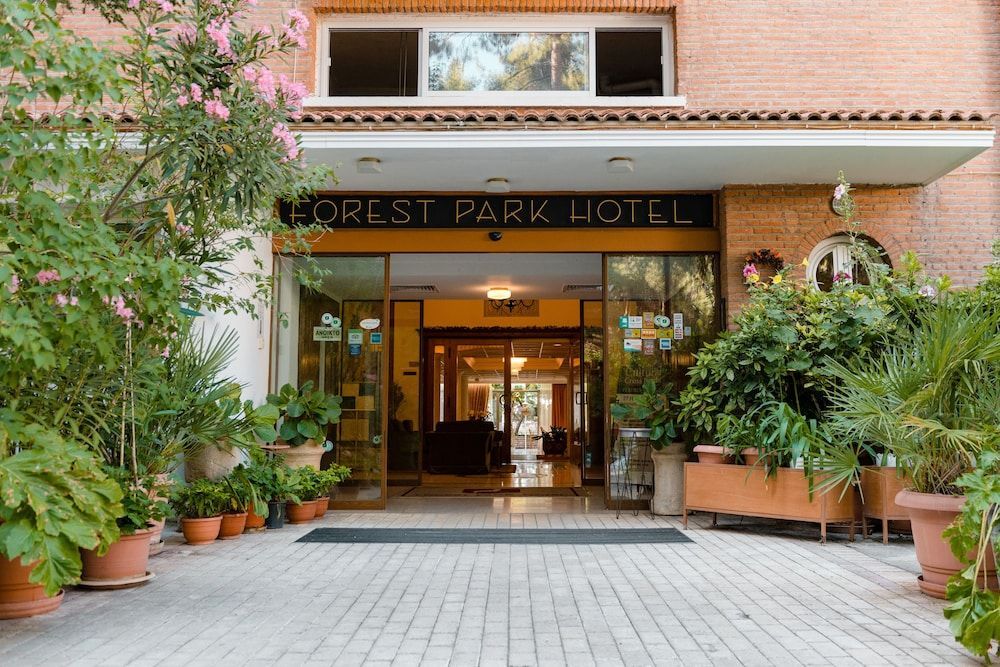 Forest Park Hotel 1
