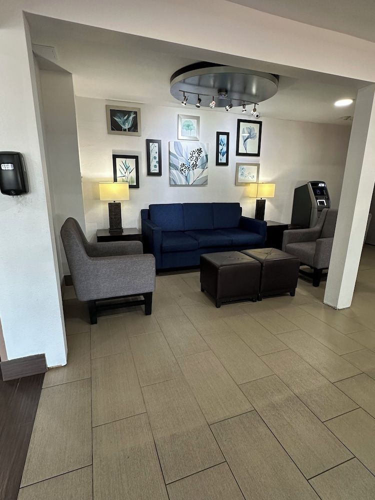 Comfort Inn Dallas Park Central 2
