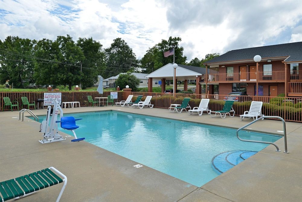 America's Best Value Inn & Suites 1