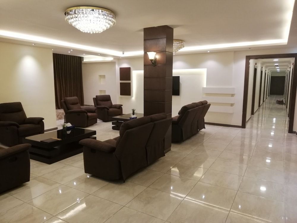 Seven Days Hotel 2