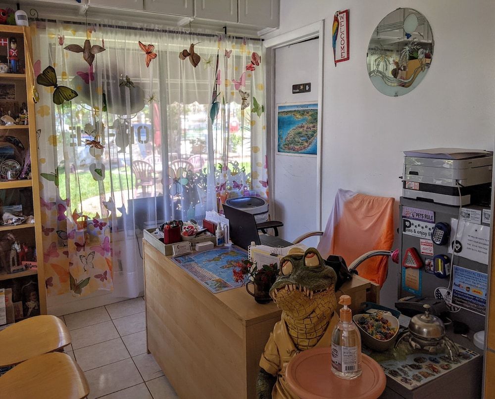 Breakaway Inn Guest House 2