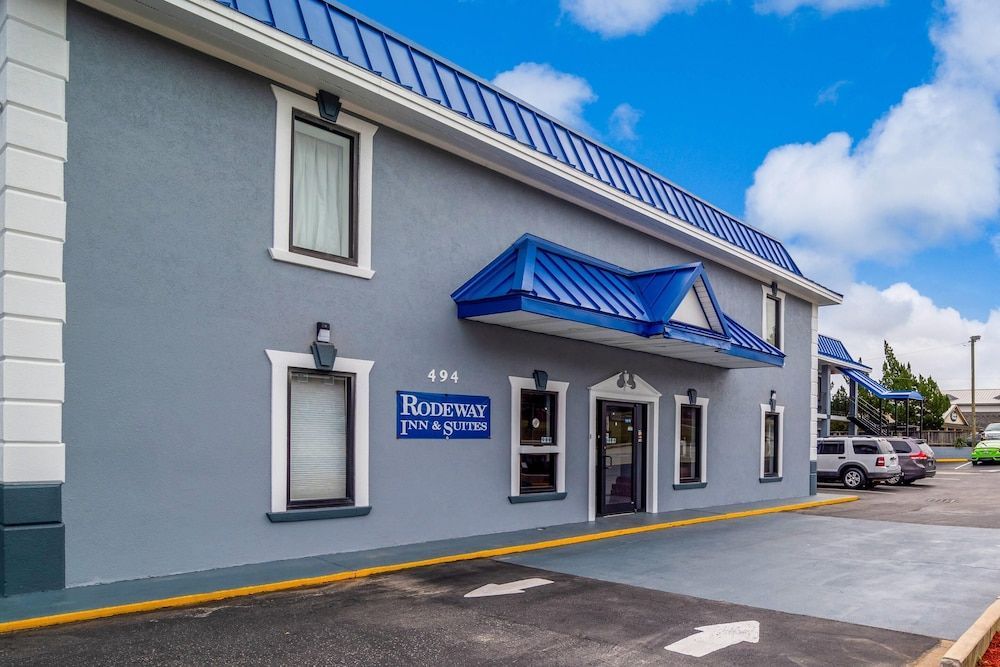 Rodeway Inn & Suites Fort Jackson 1