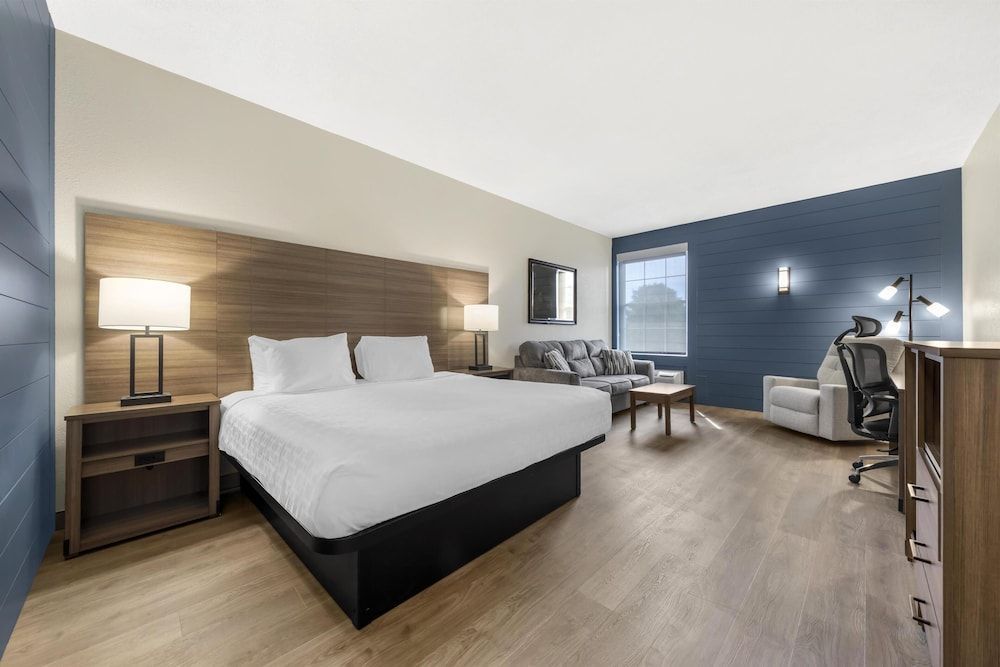 Best Western PLUS Revere Inn & Suites 1