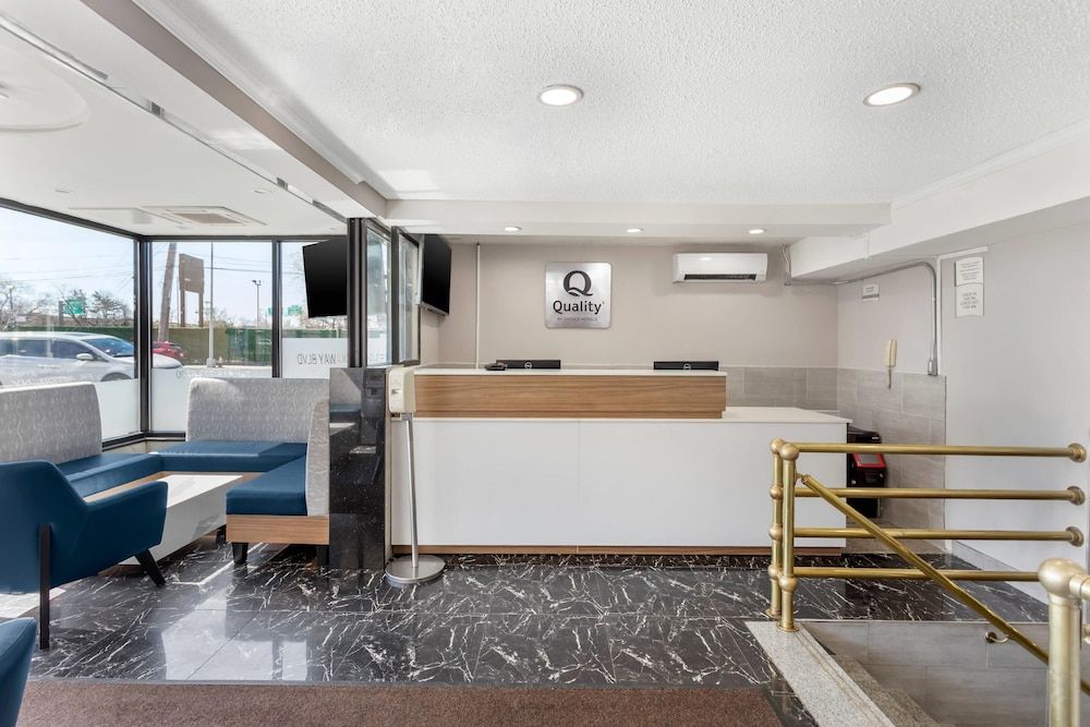 Quality Inn JFK Airport Rockaway Blvd 2