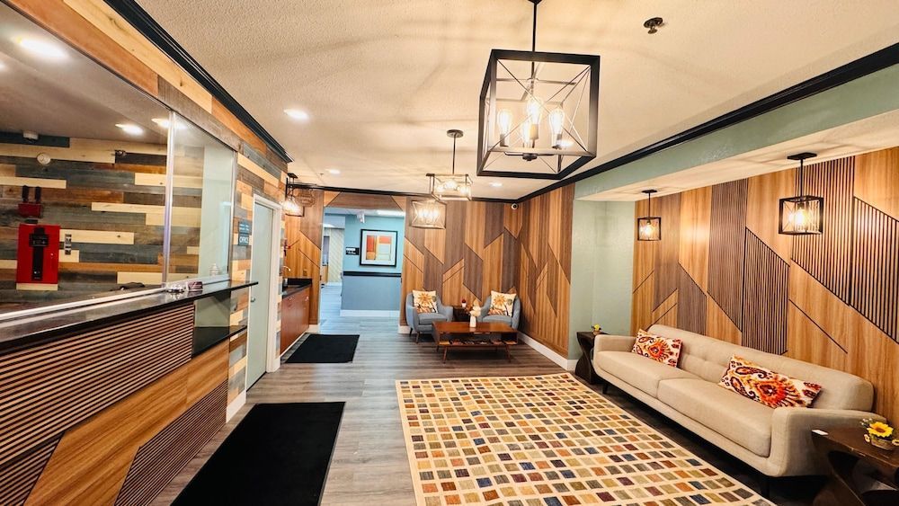 Blaine Town Inn & Suites 1