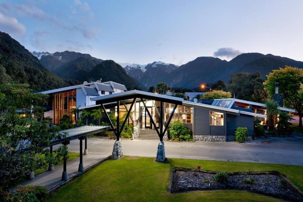 Scenic Hotel Franz Josef Glacier 1