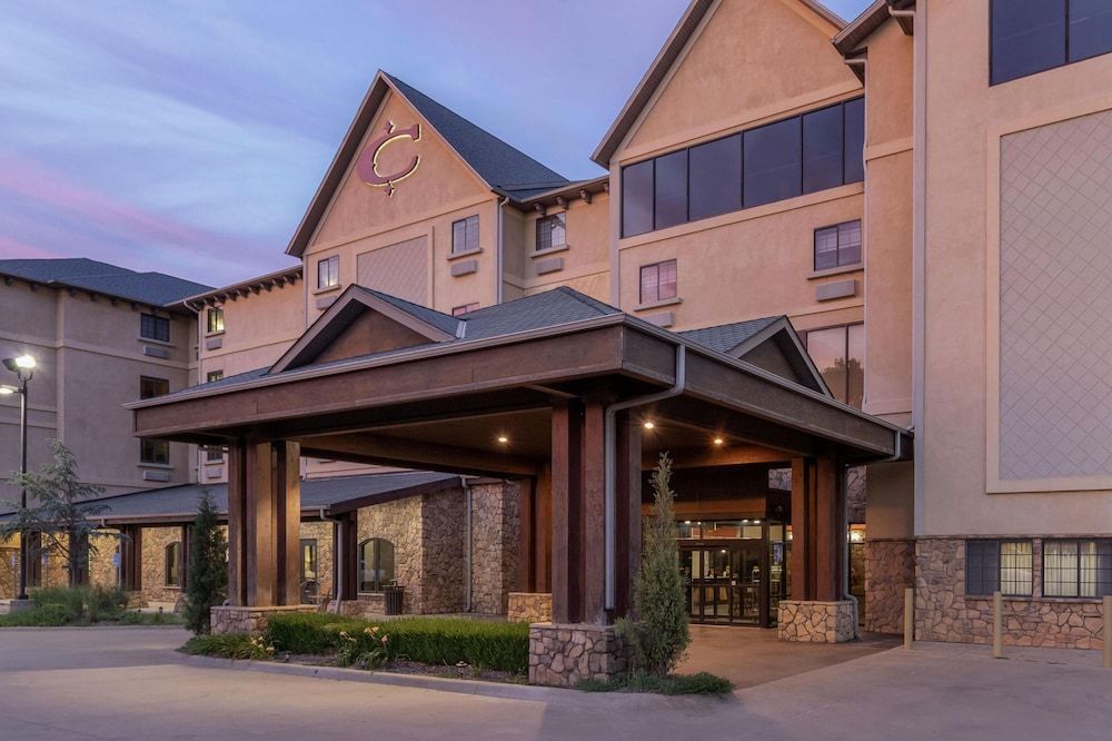 Best Western PLUS Cimarron Hotel & Suites 1