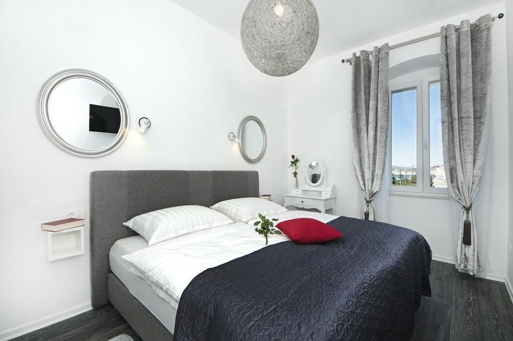 Apartments Mihaela 1