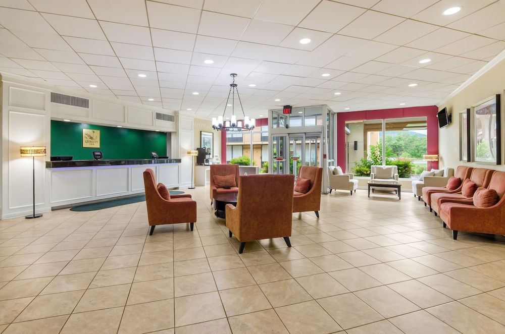 Quality Inn Roanoke Airport 2