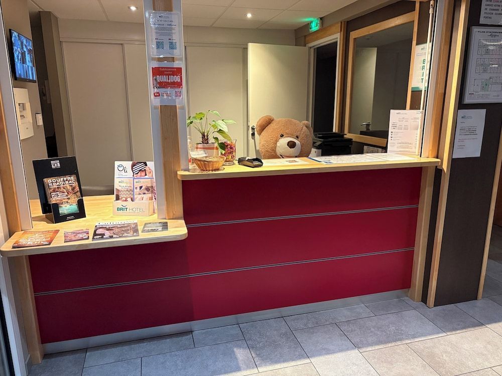 Brit Hotel Confort Villeneuve Sur Lot 2