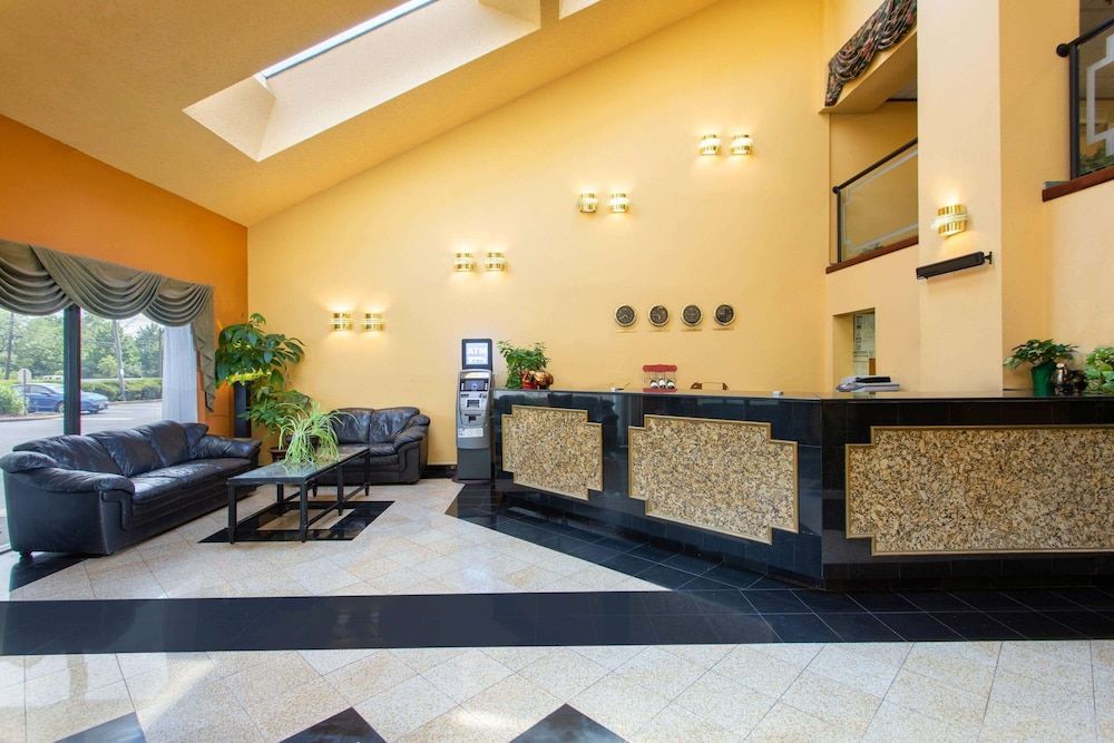 Days Inn by Wyndham Hillsborough 2
