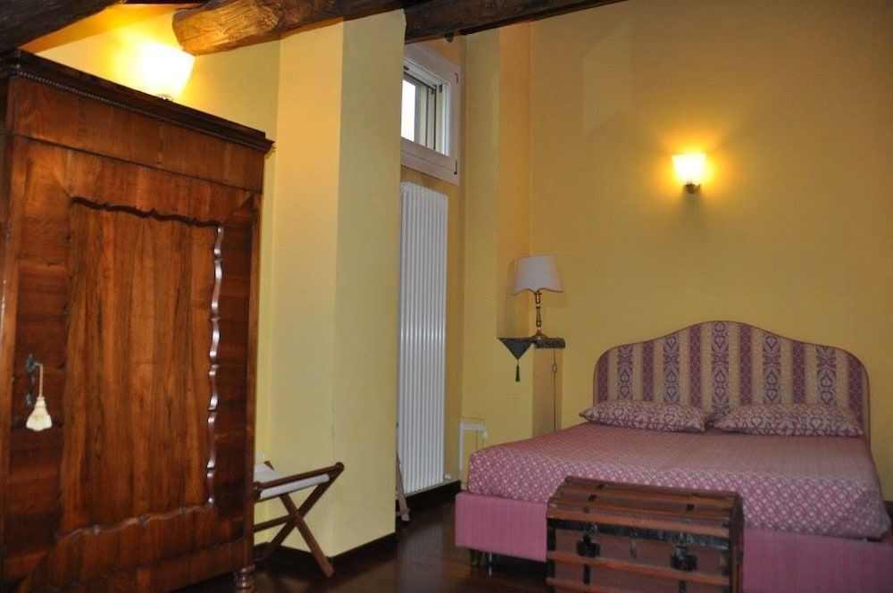 Piazza Nova Guest House 1