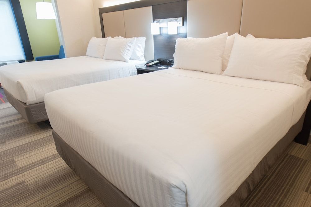 Holiday Inn Express & Suites NORTH EAST (ERIE I-90 EXIT 41) by IHG 2