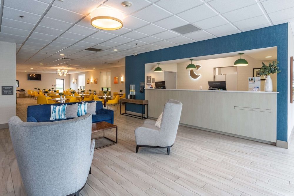 Comfort Inn & Suites Buffalo Airport 2