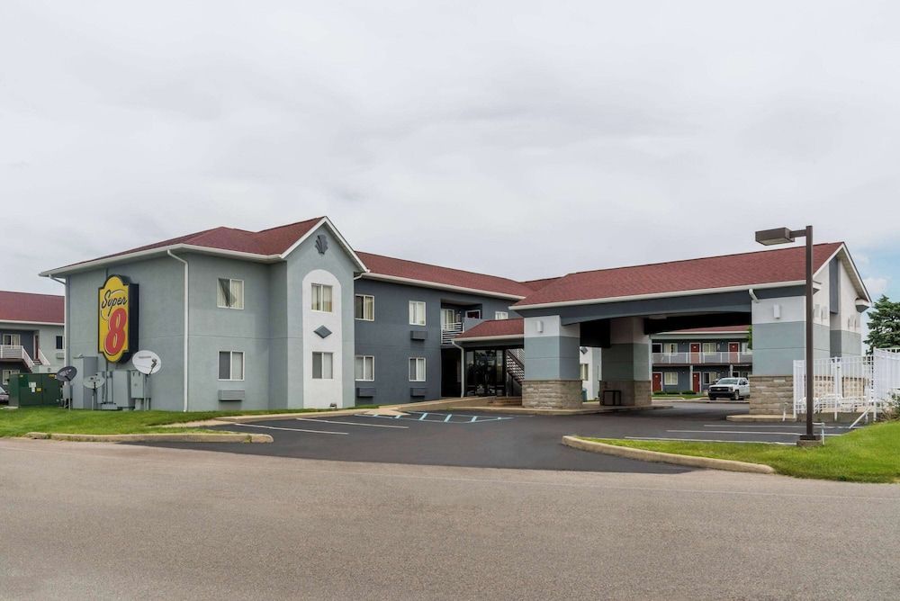 Super 8 by Wyndham Indianapolis/NE/Castleton Area 1