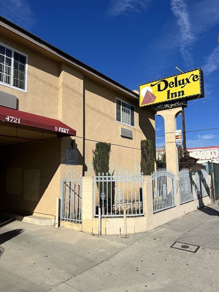 Deluxe Inn LA 1