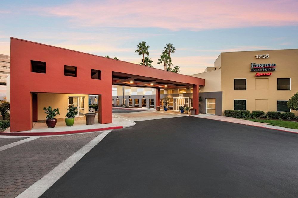 Fairfield Inn and Suites by Marriott San Jose Airport 1