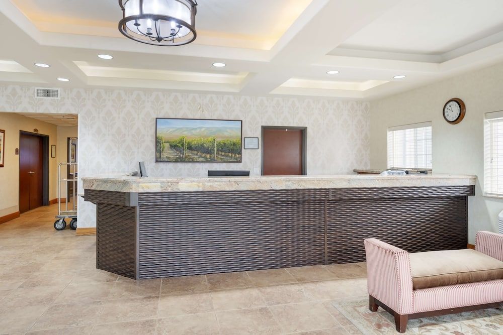 Best Western PLUS Walla Walla Suites Inn 2